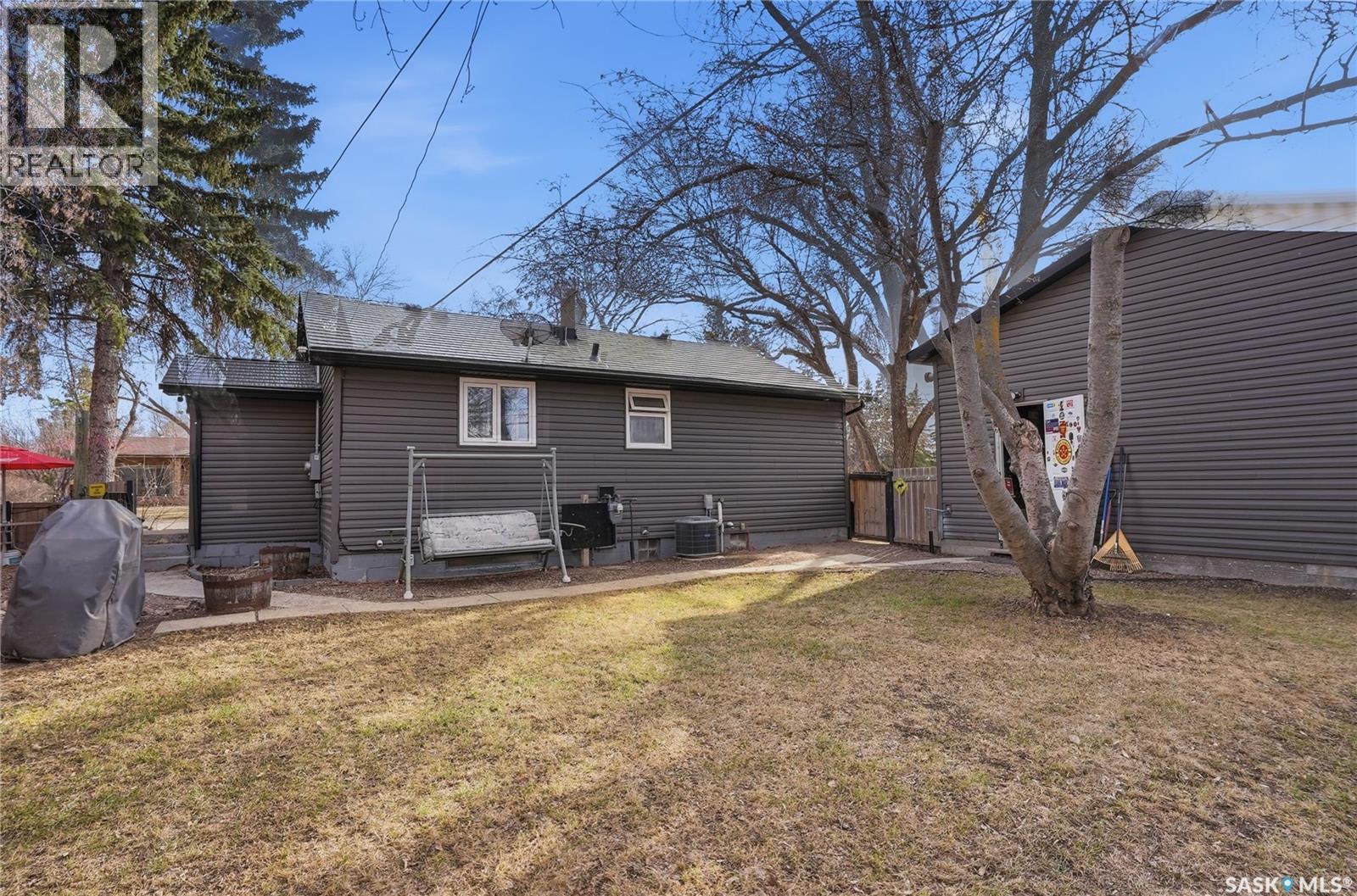 1 2Nd Street E, Langham, SK - Outdoor