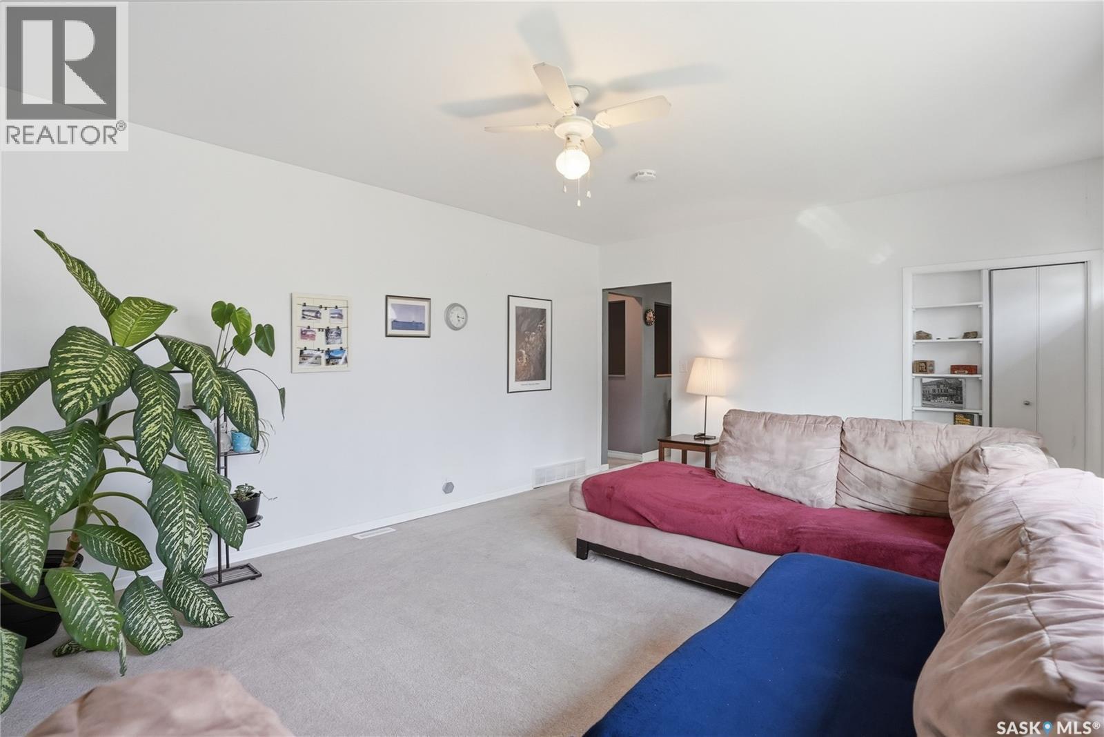 1 2Nd Street E, Langham, SK - Indoor
