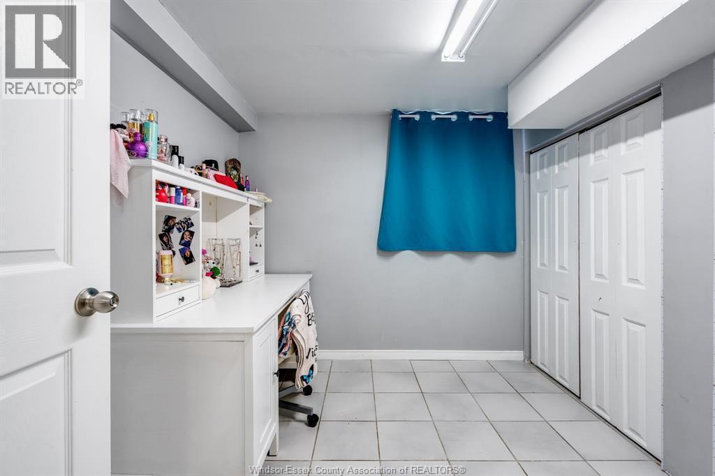 104 Danforth Avenue, Leamington, ON - Indoor Photo Showing Laundry Room