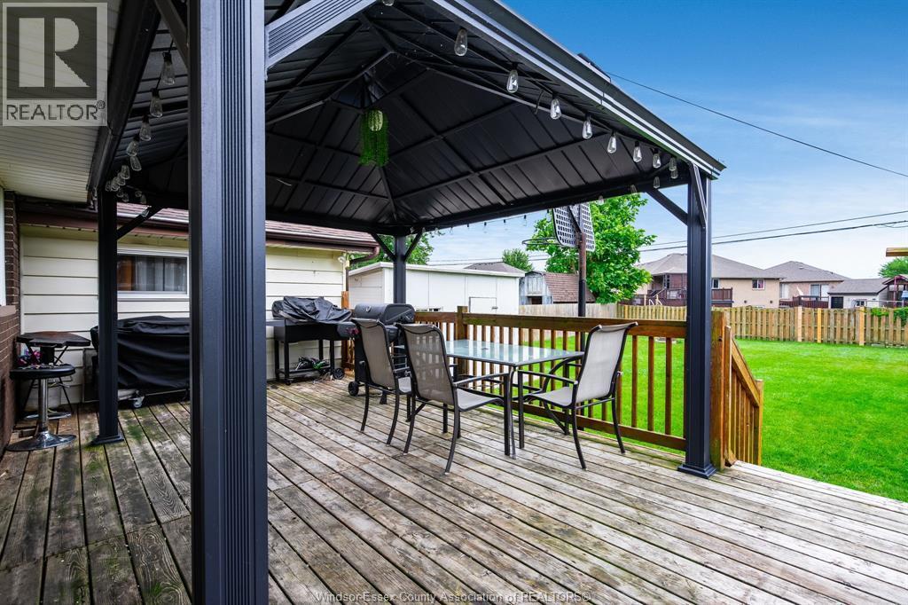 104 Danforth Avenue, Leamington, ON - Outdoor With Deck Patio Veranda With Exterior