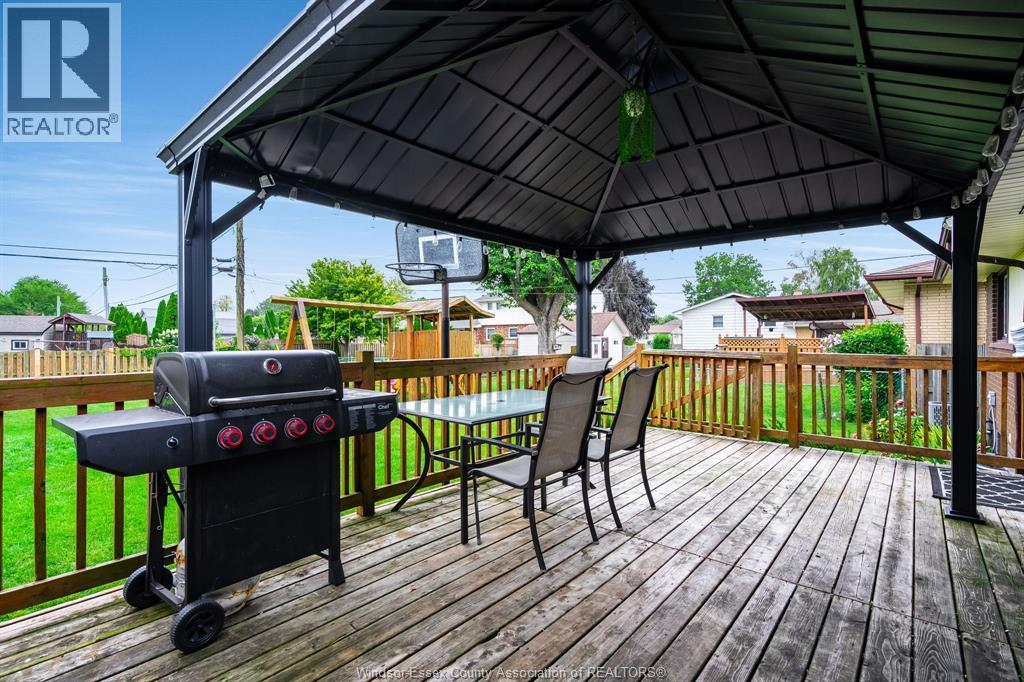104 Danforth Avenue, Leamington, ON - Outdoor With Deck Patio Veranda With Exterior