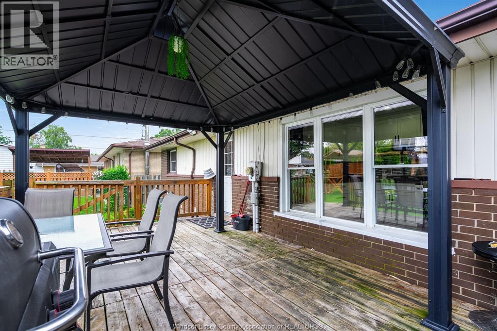 104 Danforth Avenue, Leamington, ON - Outdoor With Deck Patio Veranda With Exterior