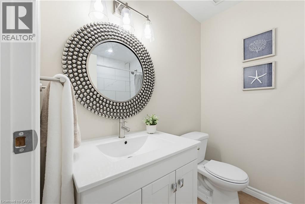99 Oakhurst Crescent, Kitchener, ON - Indoor Photo Showing Bathroom