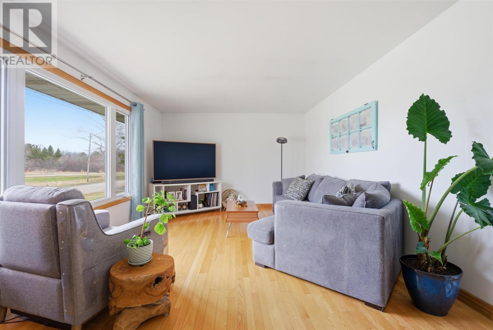 19 Ash St, Blind River, ON - Indoor Photo Showing Living Room