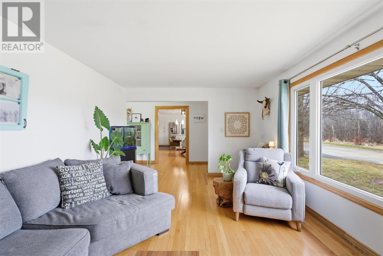 19 Ash St, Blind River, ON - Indoor Photo Showing Living Room