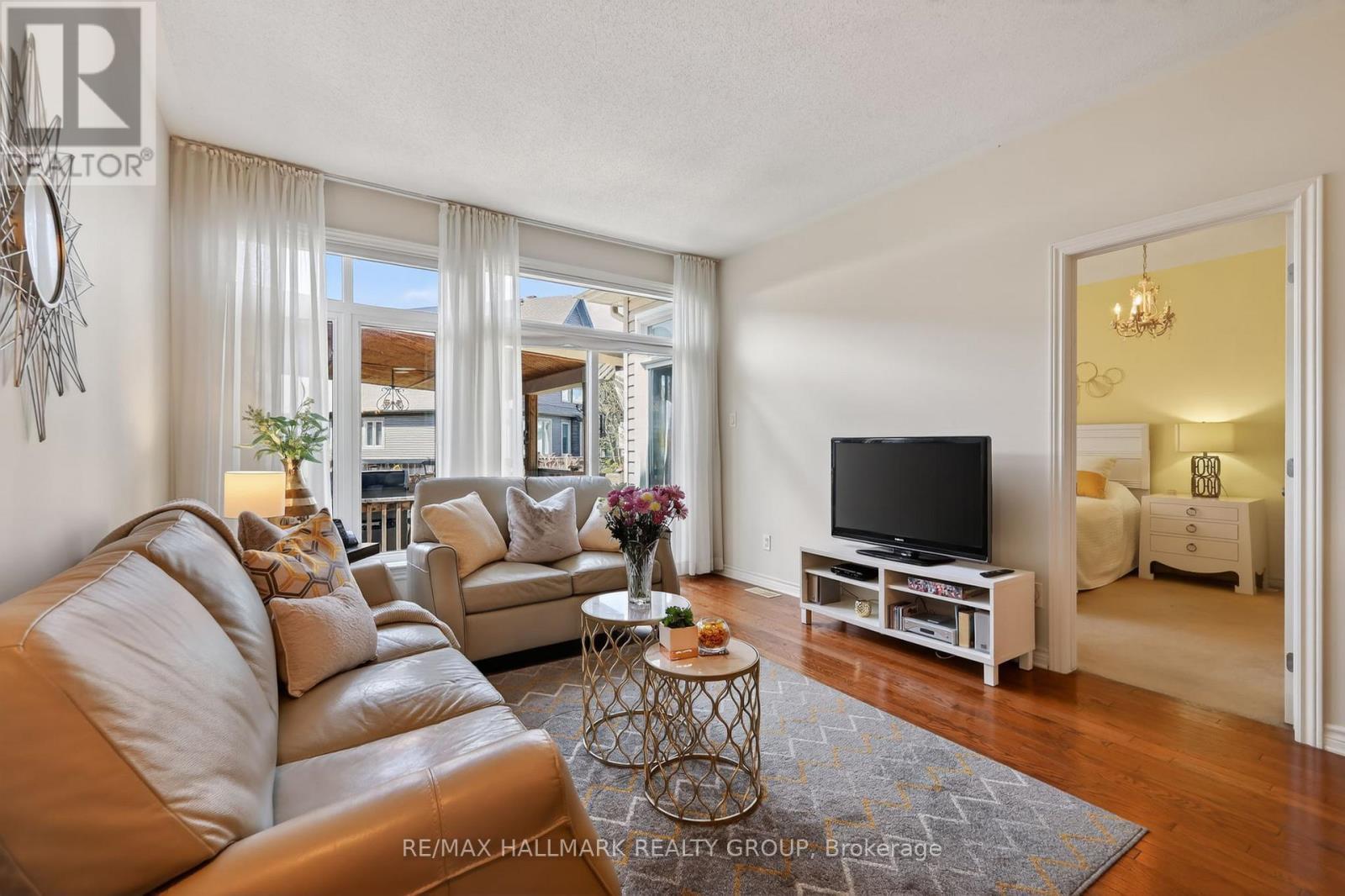 236 Bulrush Crescent, Ottawa, ON - Indoor Photo Showing Living Room