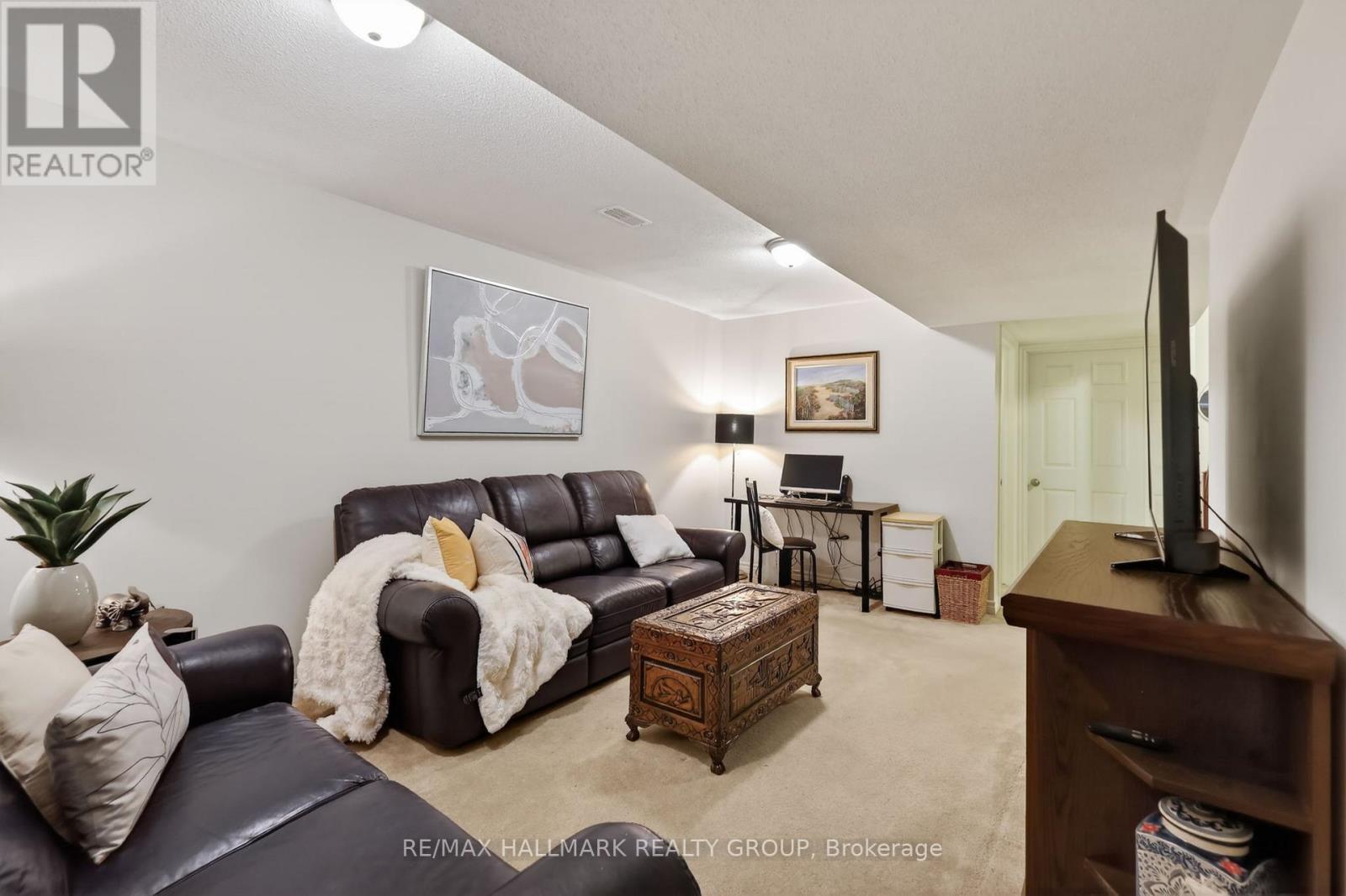 236 Bulrush Crescent, Ottawa, ON - Indoor Photo Showing Living Room