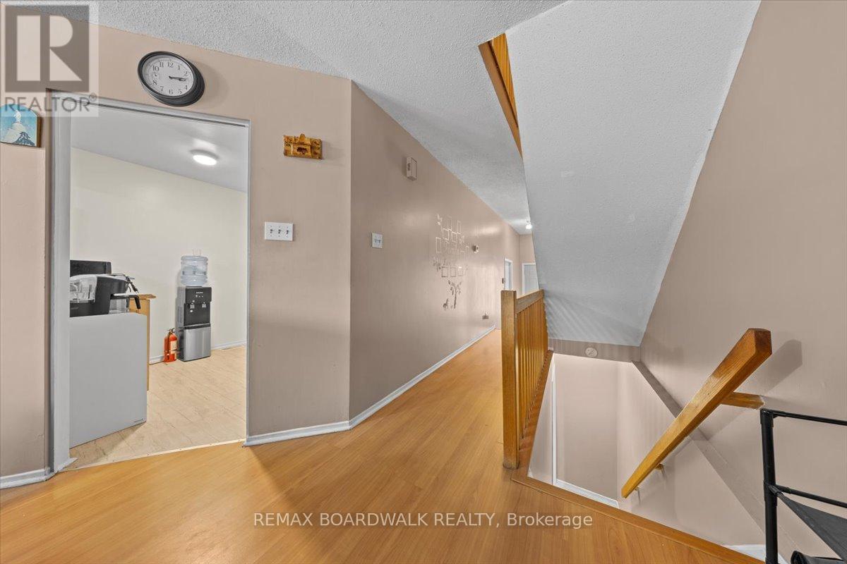 1516 Briarfield Crescent, Ottawa, ON - Indoor Photo Showing Other Room