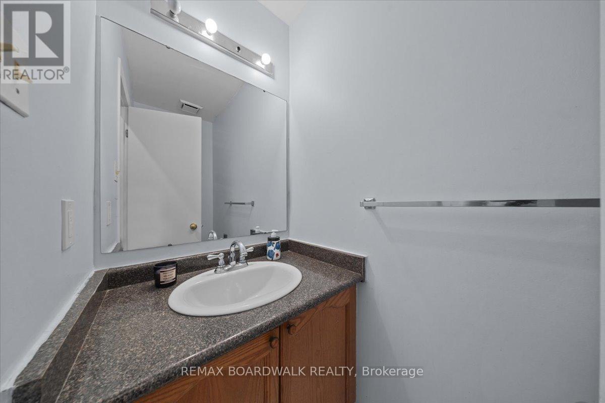 1516 Briarfield Crescent, Ottawa, ON - Indoor Photo Showing Bathroom