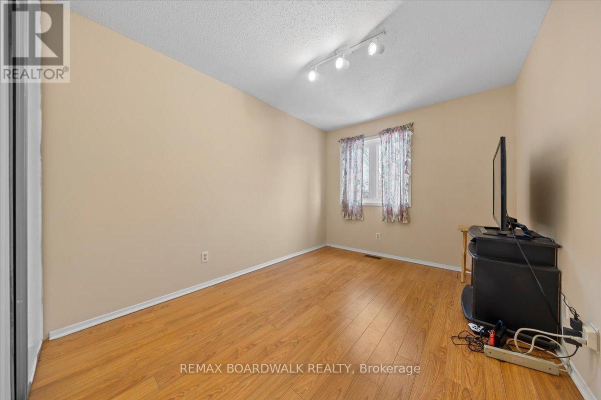 1516 Briarfield Crescent, Ottawa, ON - Indoor Photo Showing Other Room