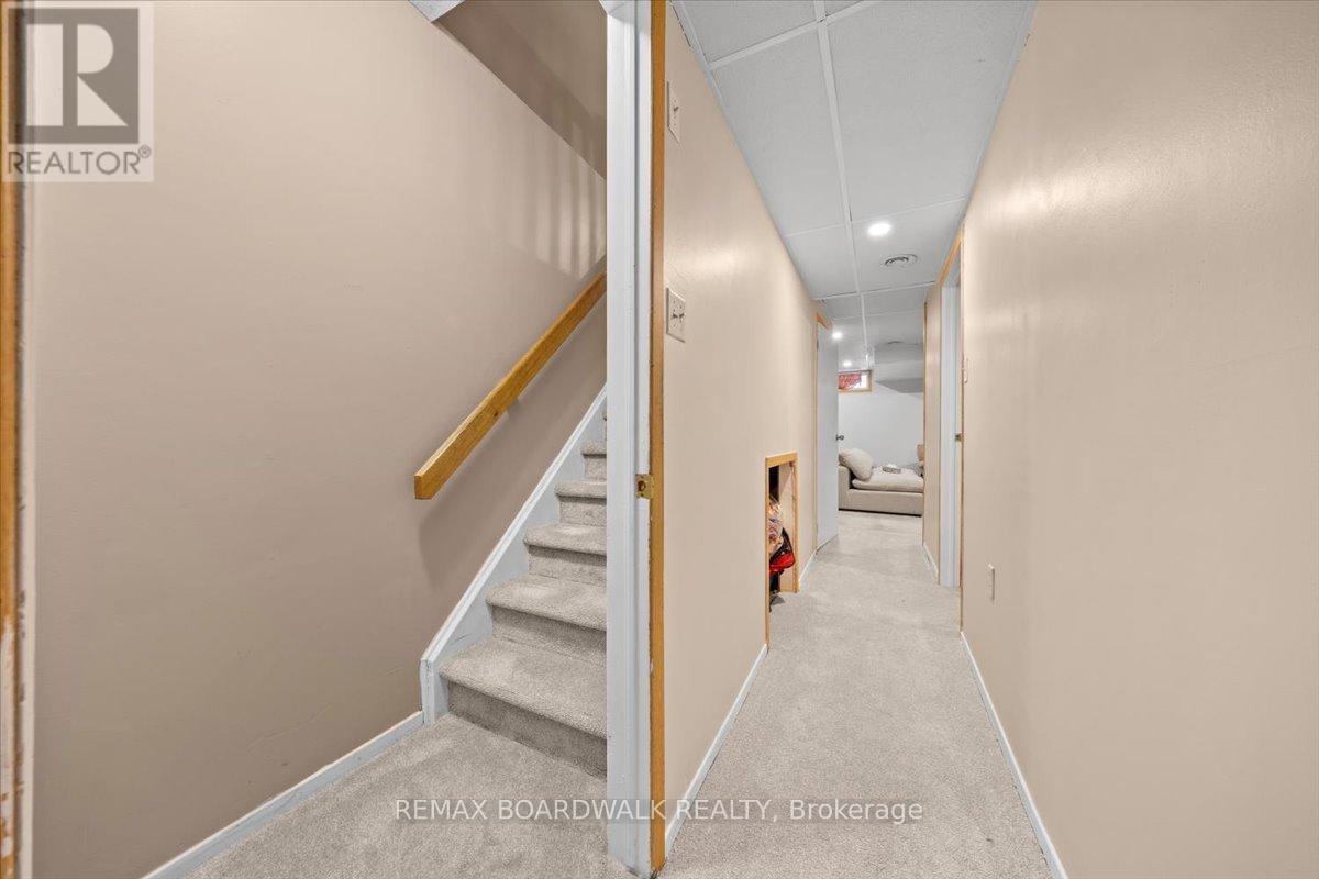 1516 Briarfield Crescent, Ottawa, ON - Indoor Photo Showing Other Room