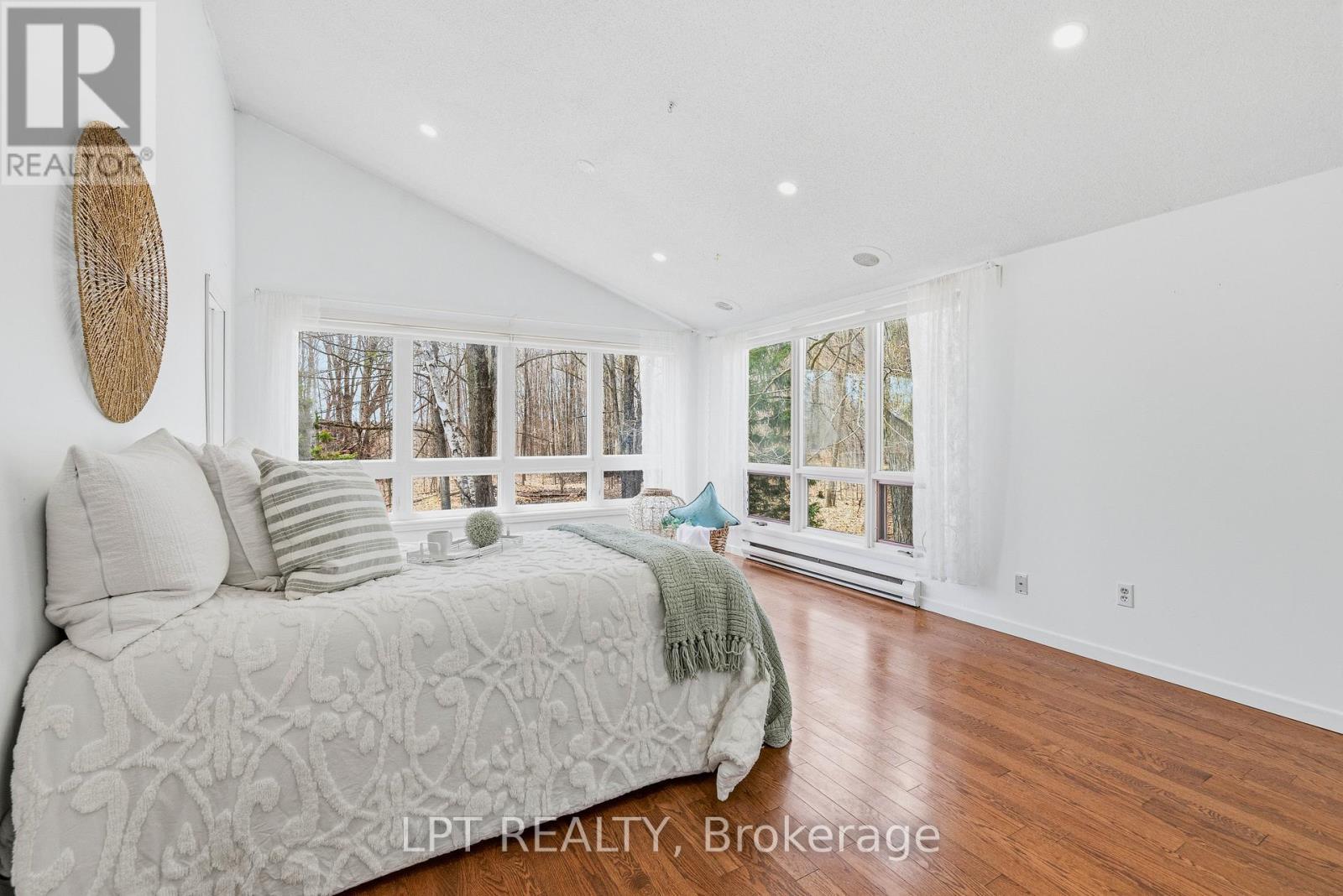 50 Concession Rd 2 W, Tiny, ON - Indoor Photo Showing Bedroom