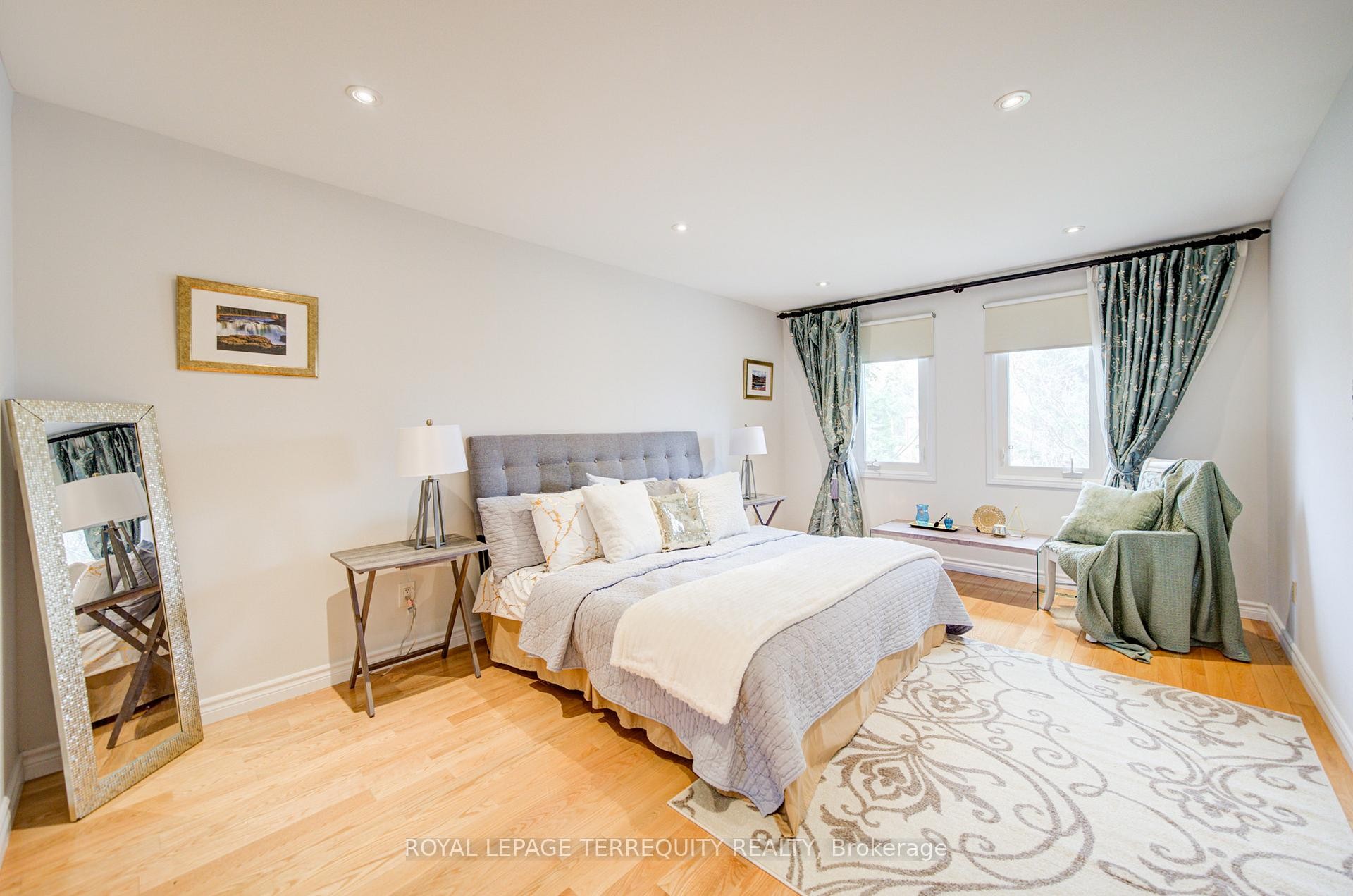 1656 Carrington Road, Mississauga, ON - Indoor Photo Showing Bedroom