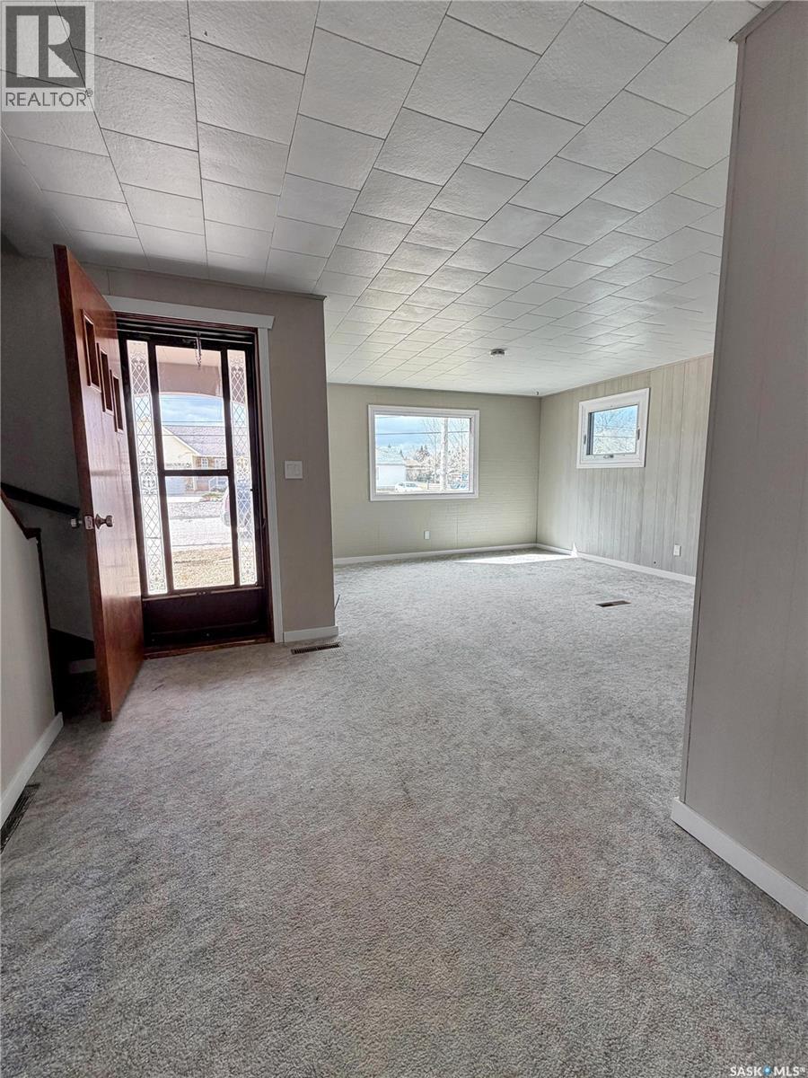 604 Sussex Avenue, Esterhazy, SK - Indoor