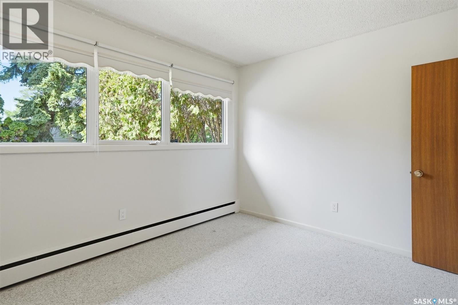 2020 Eastlake Avenue, Saskatoon, SK - Indoor Photo Showing Other Room