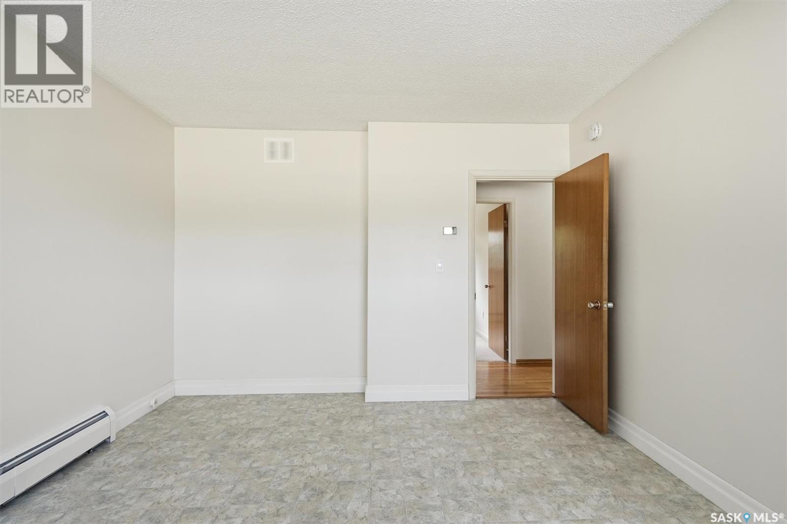 2020 Eastlake Avenue, Saskatoon, SK - Indoor Photo Showing Other Room