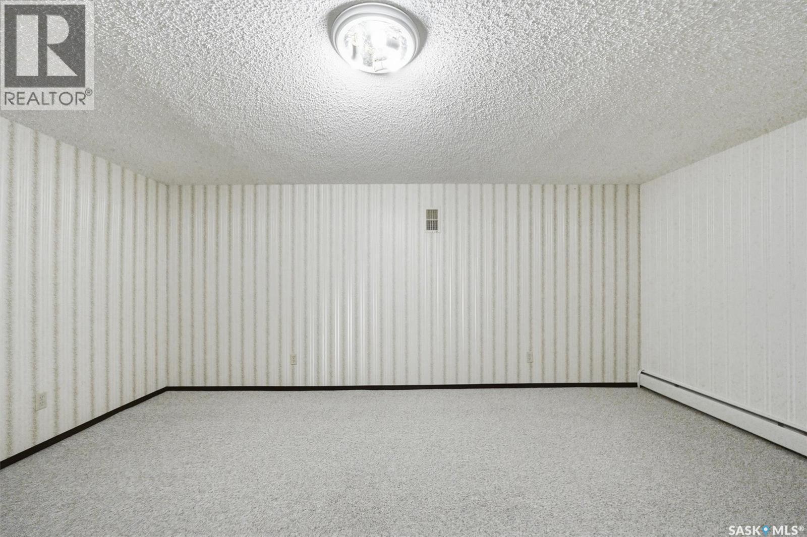 2020 Eastlake Avenue, Saskatoon, SK - Indoor Photo Showing Other Room