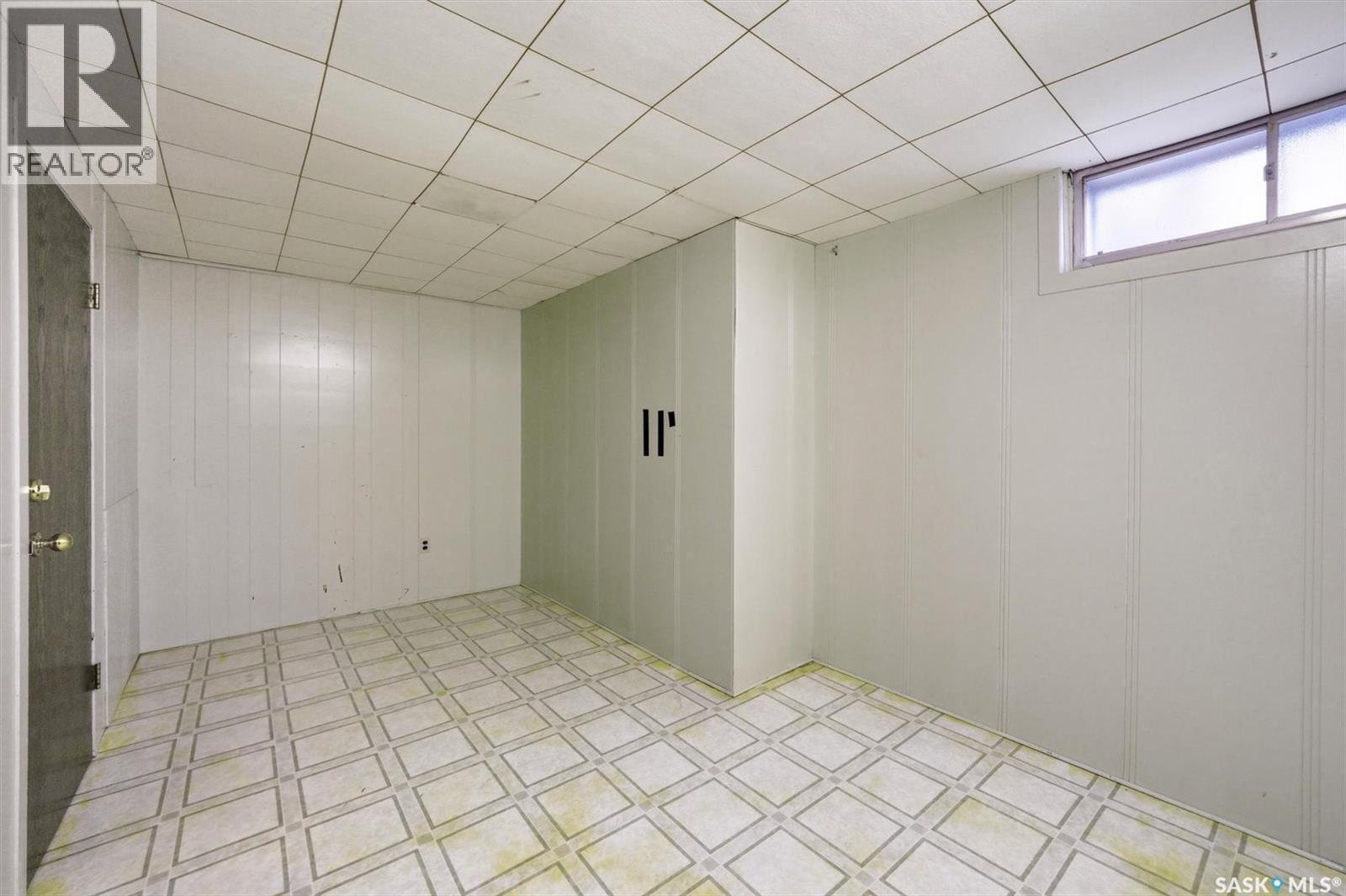 2020 Eastlake Avenue, Saskatoon, SK - Indoor Photo Showing Other Room