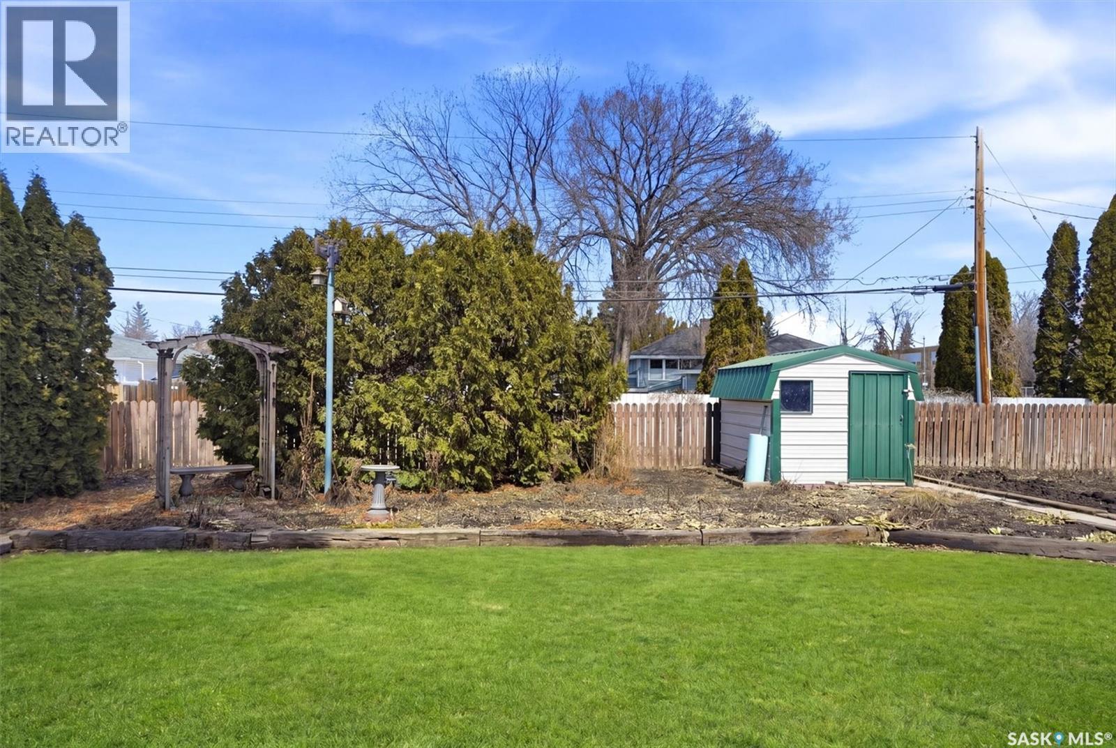 2020 Eastlake Avenue, Saskatoon, SK - Outdoor