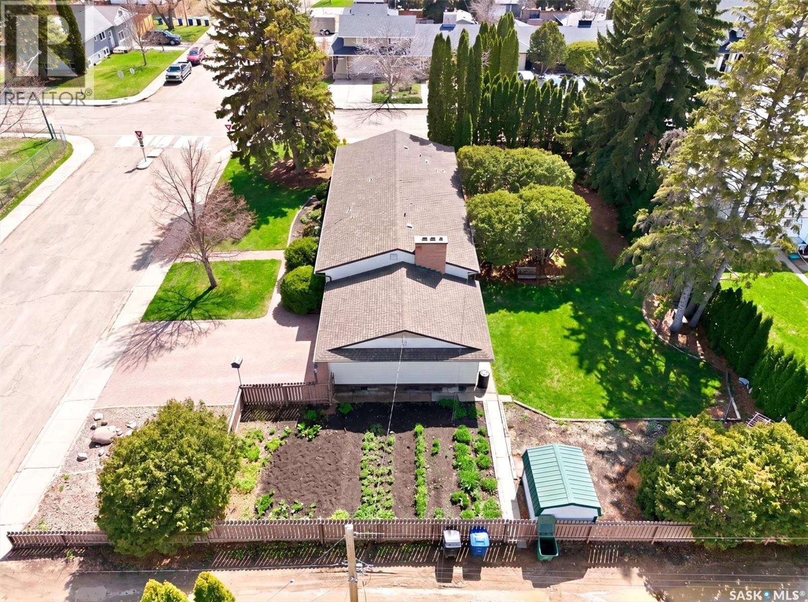 2020 Eastlake Avenue, Saskatoon, SK - Outdoor