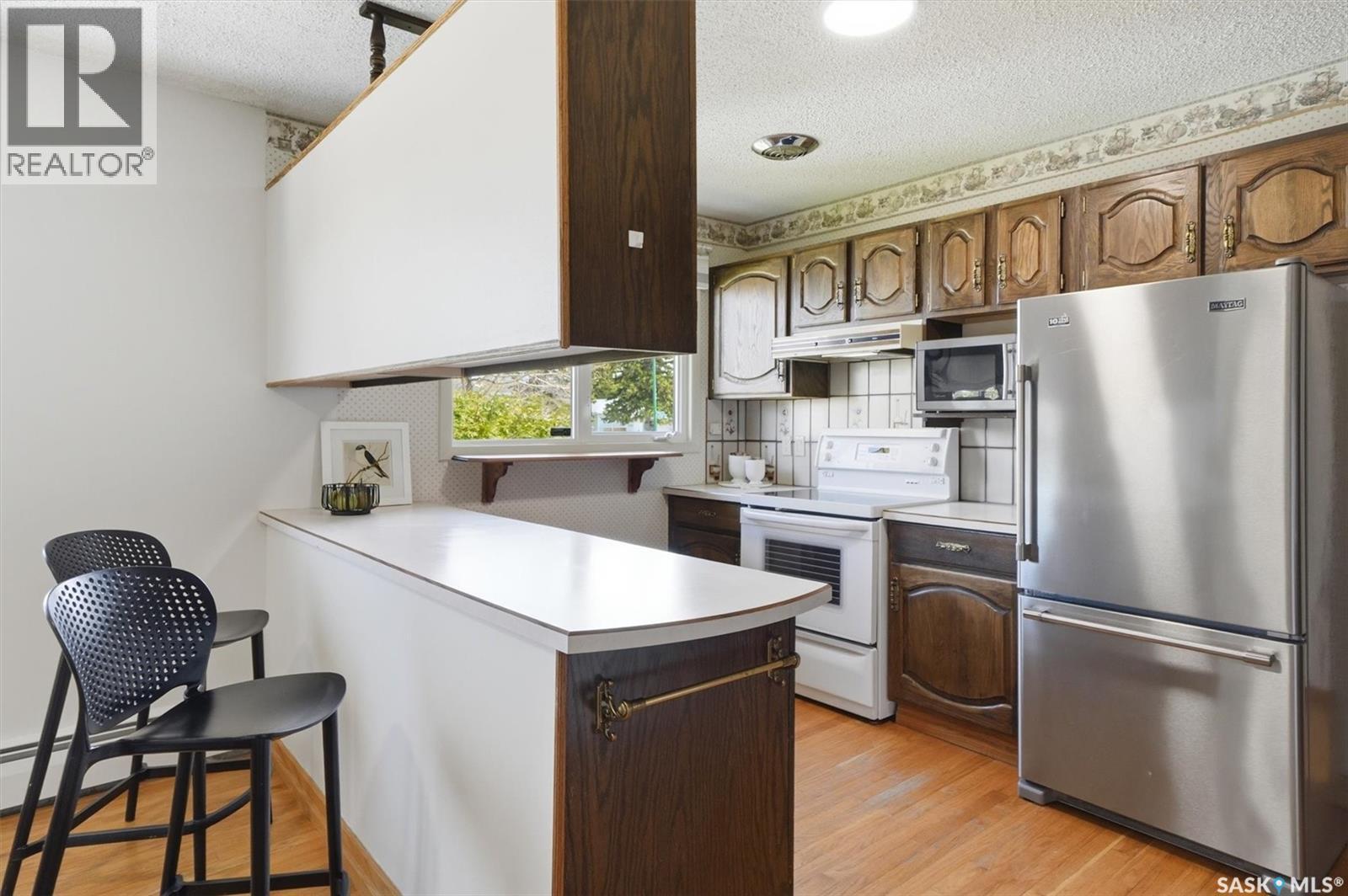 2020 Eastlake Avenue, Saskatoon, SK - Indoor Photo Showing Kitchen