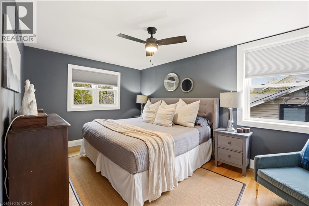 2137 Deyncourt Drive, Burlington, ON - Indoor Photo Showing Bedroom