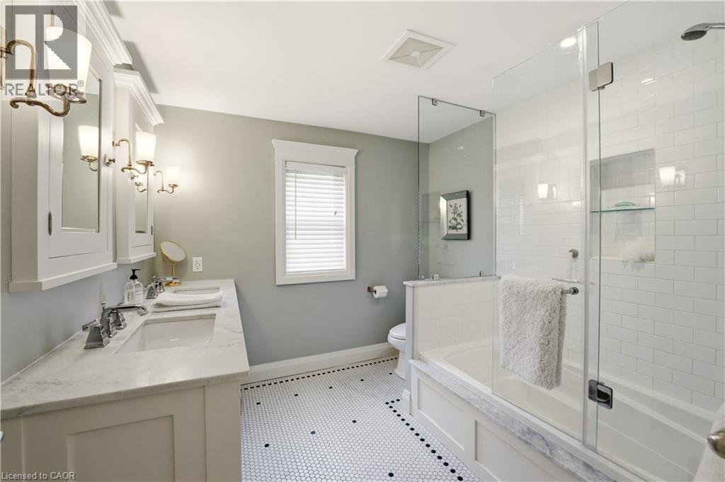 2137 Deyncourt Drive, Burlington, ON - Indoor Photo Showing Bathroom