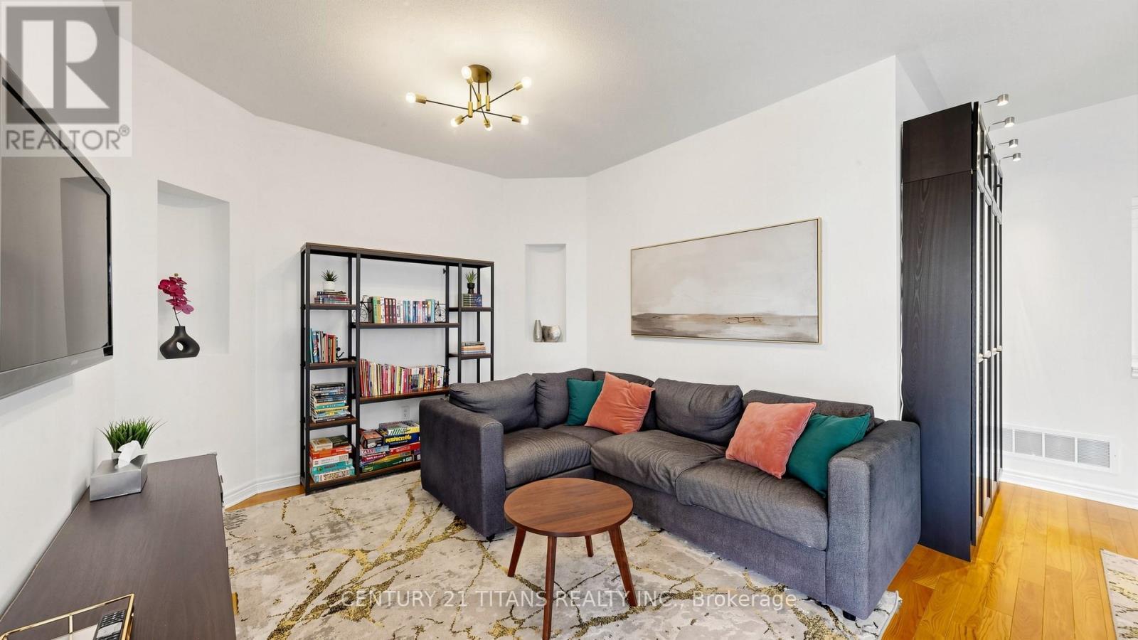 13 Pamgrey Road, Markham, ON - Indoor Photo Showing Living Room