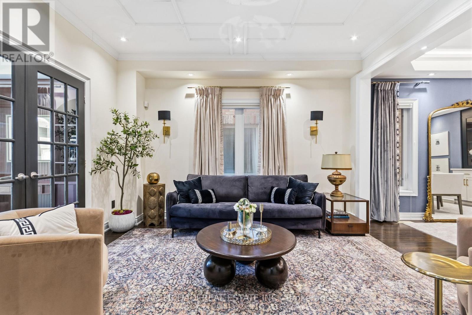 3155 Seabright Drive, Mississauga, ON - Indoor Photo Showing Living Room