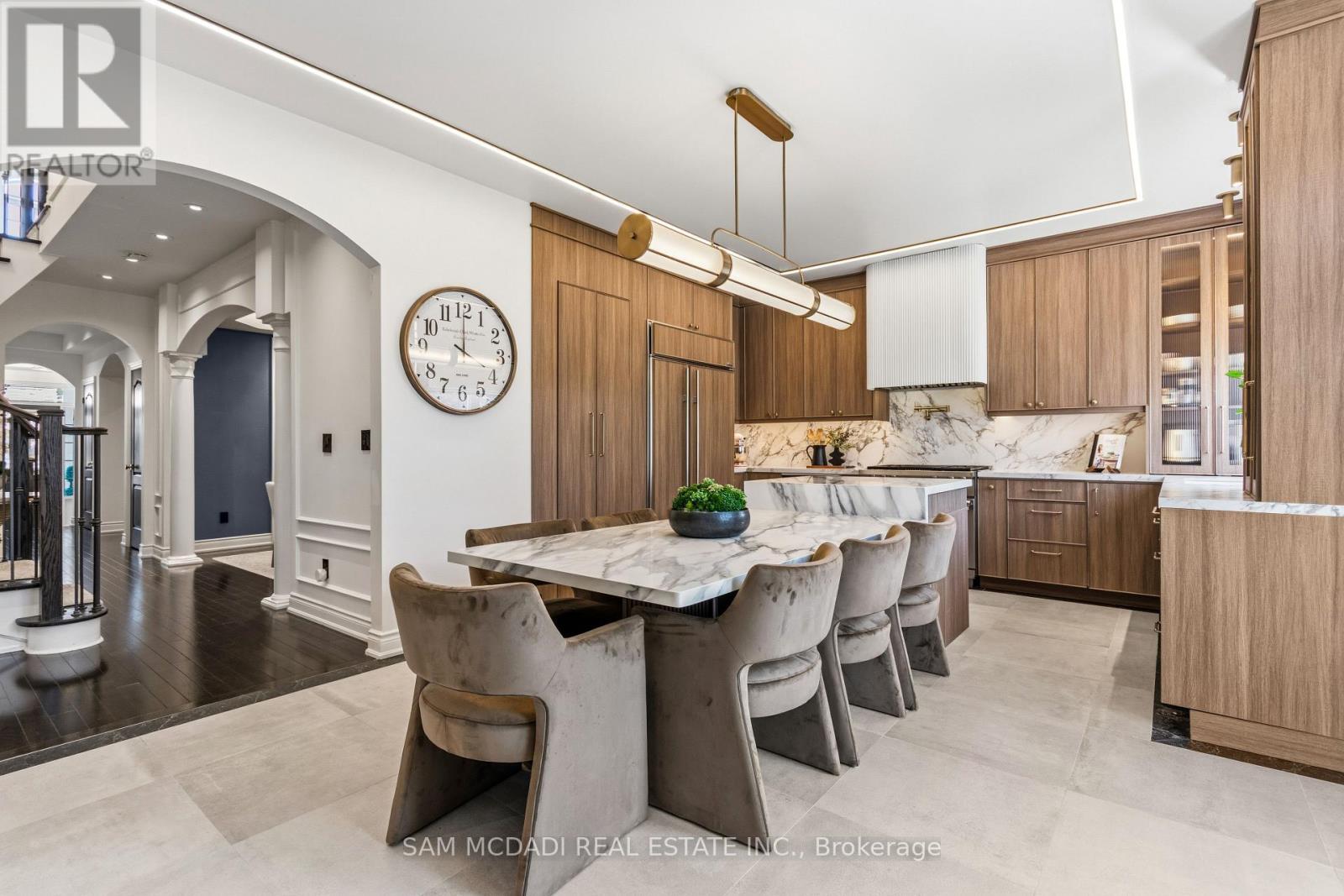 3155 Seabright Drive, Mississauga, ON - Indoor Photo Showing Kitchen With Upgraded Kitchen