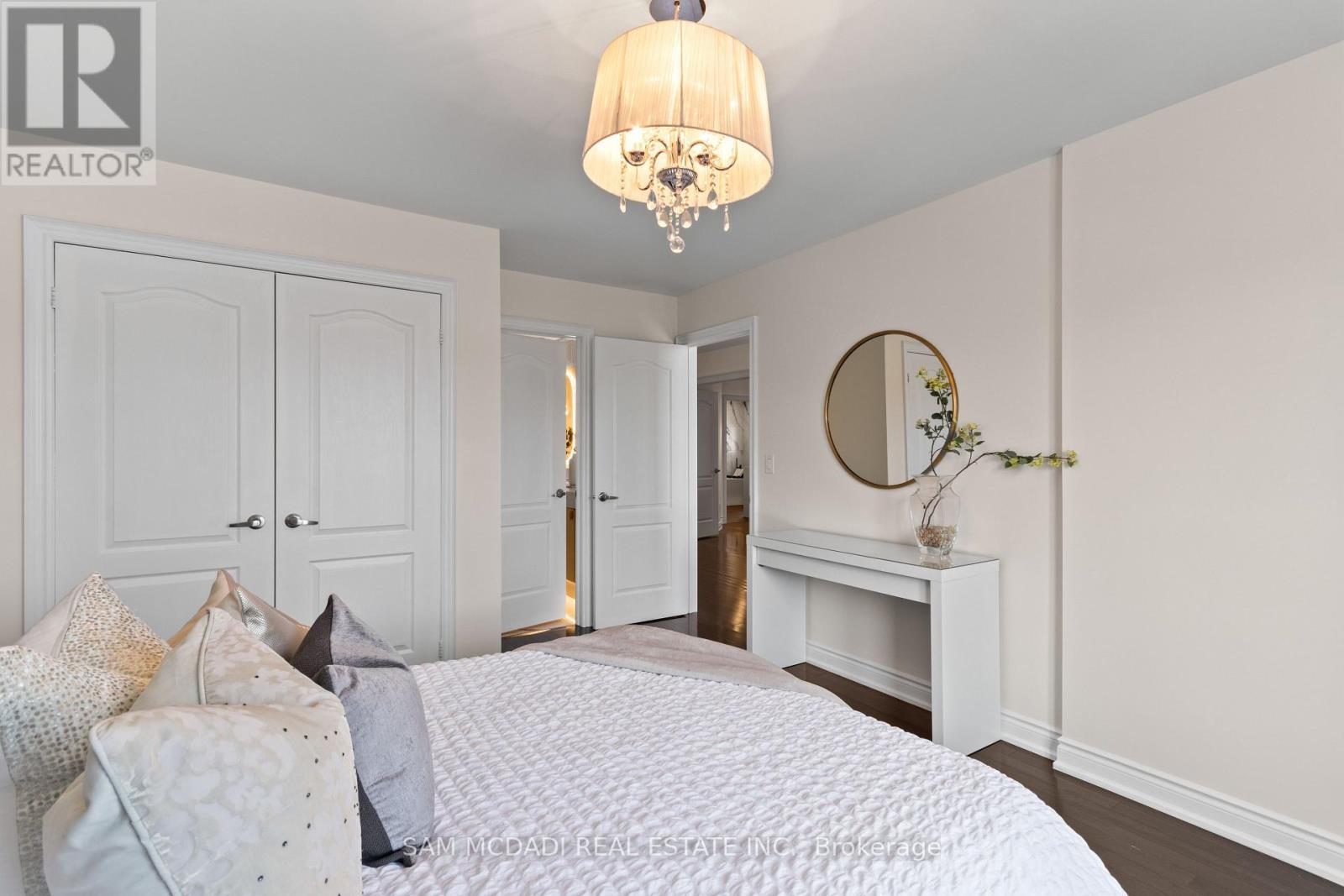 3155 Seabright Drive, Mississauga, ON - Indoor Photo Showing Bedroom