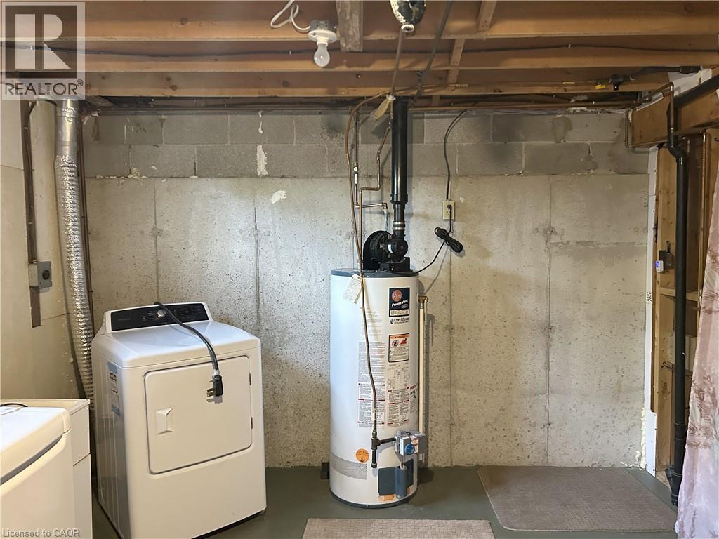 10 Montclair Crescent, Simcoe, ON - Indoor Photo Showing Laundry Room