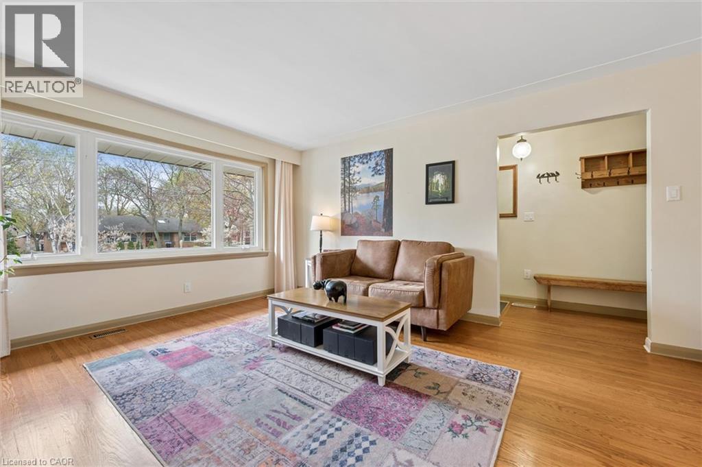 20 Katherine Crescent, Kitchener, ON - Indoor Photo Showing Living Room