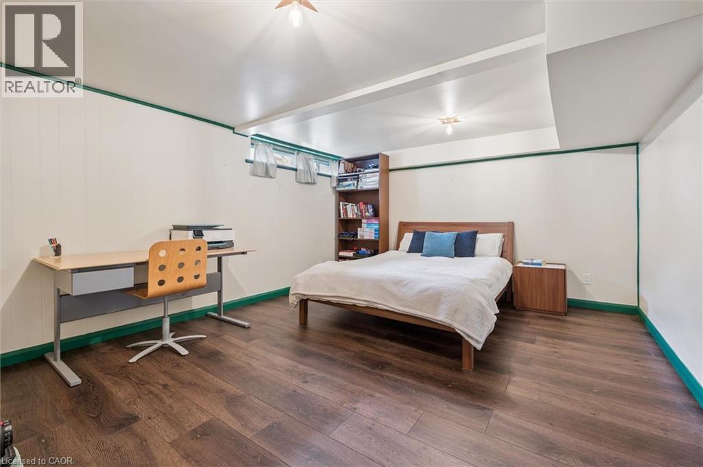 20 Katherine Crescent, Kitchener, ON - Indoor Photo Showing Bedroom