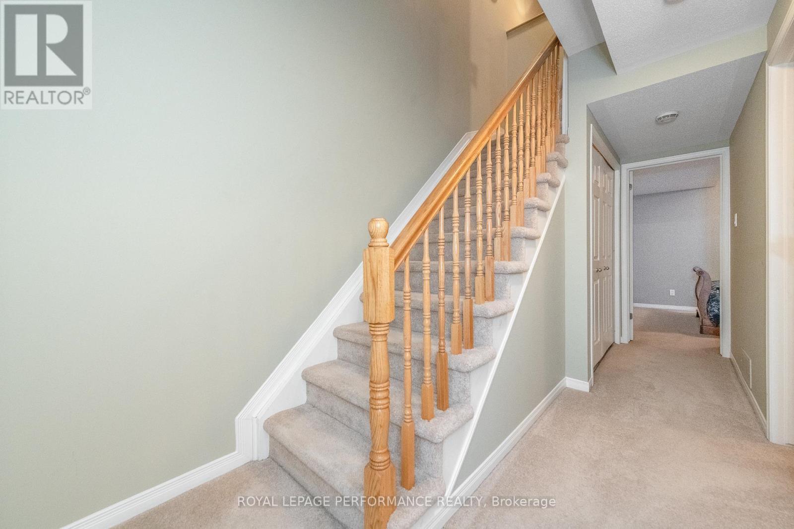 111 Steele Park Private, Ottawa, ON - Indoor Photo Showing Other Room