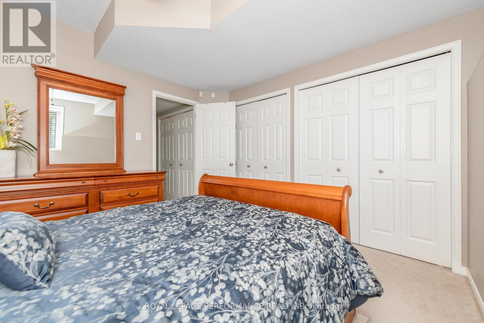 111 Steele Park Private, Ottawa, ON - Indoor Photo Showing Bedroom