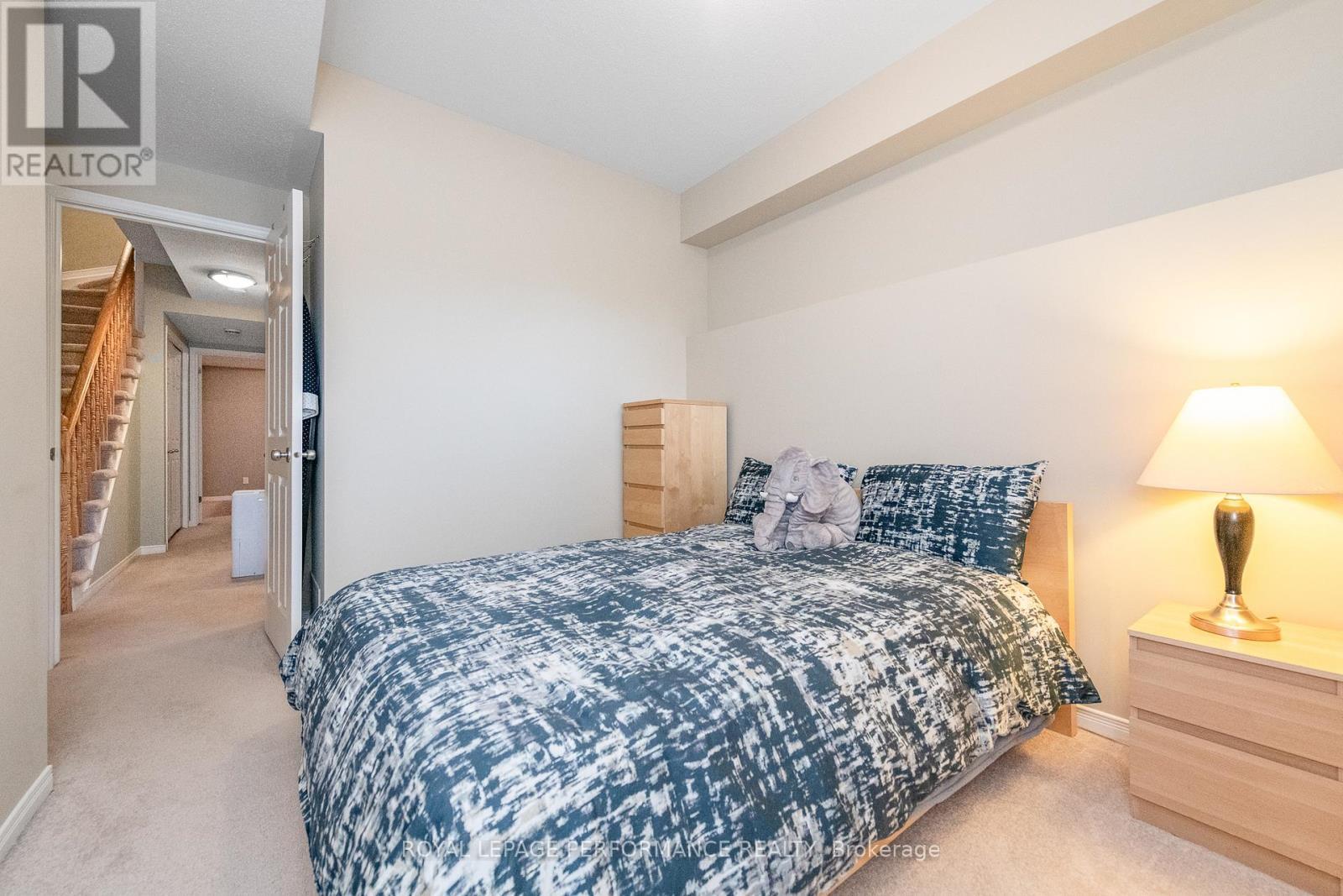 111 Steele Park Private, Ottawa, ON - Indoor Photo Showing Bedroom
