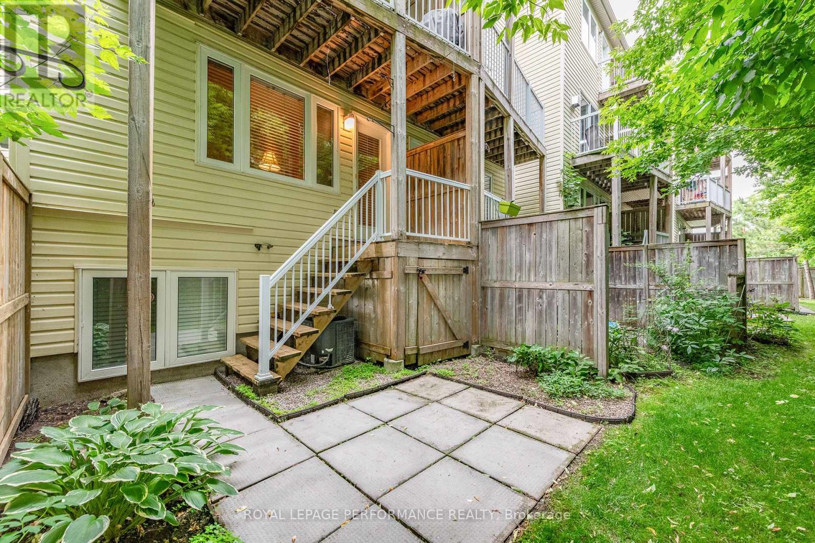 111 Steele Park Private, Ottawa, ON - Outdoor