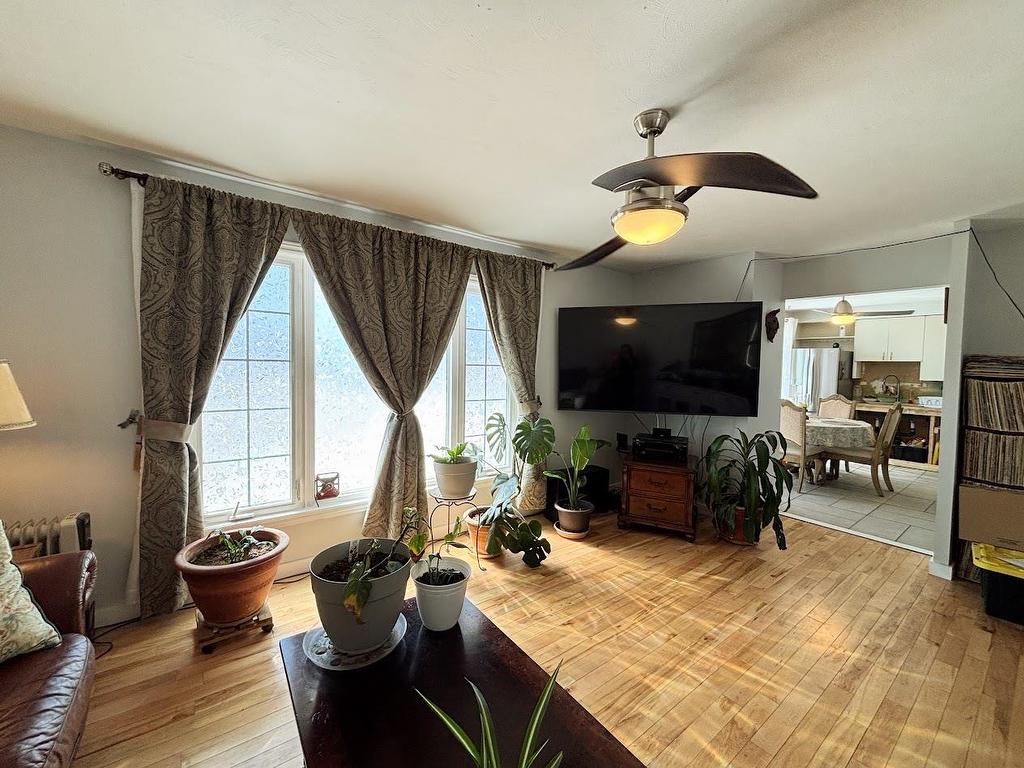 7 Swallow Drive, Manitouwadge, ON - Indoor Photo Showing Living Room