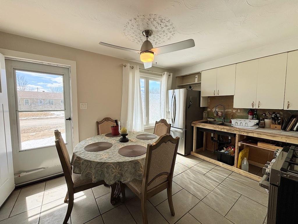 7 Swallow Drive, Manitouwadge, ON - Indoor Photo Showing Dining Room