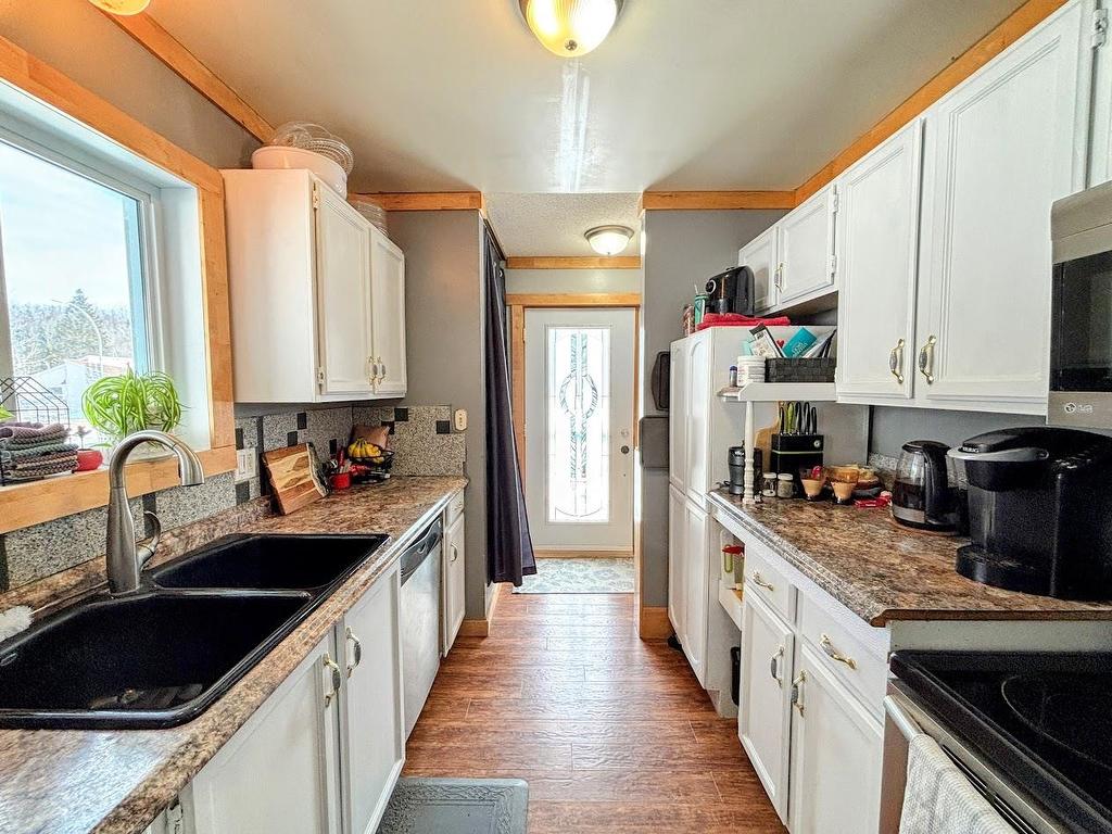 64 Hemlo Drive, Marathon, ON - Indoor Photo Showing Kitchen With Double Sink