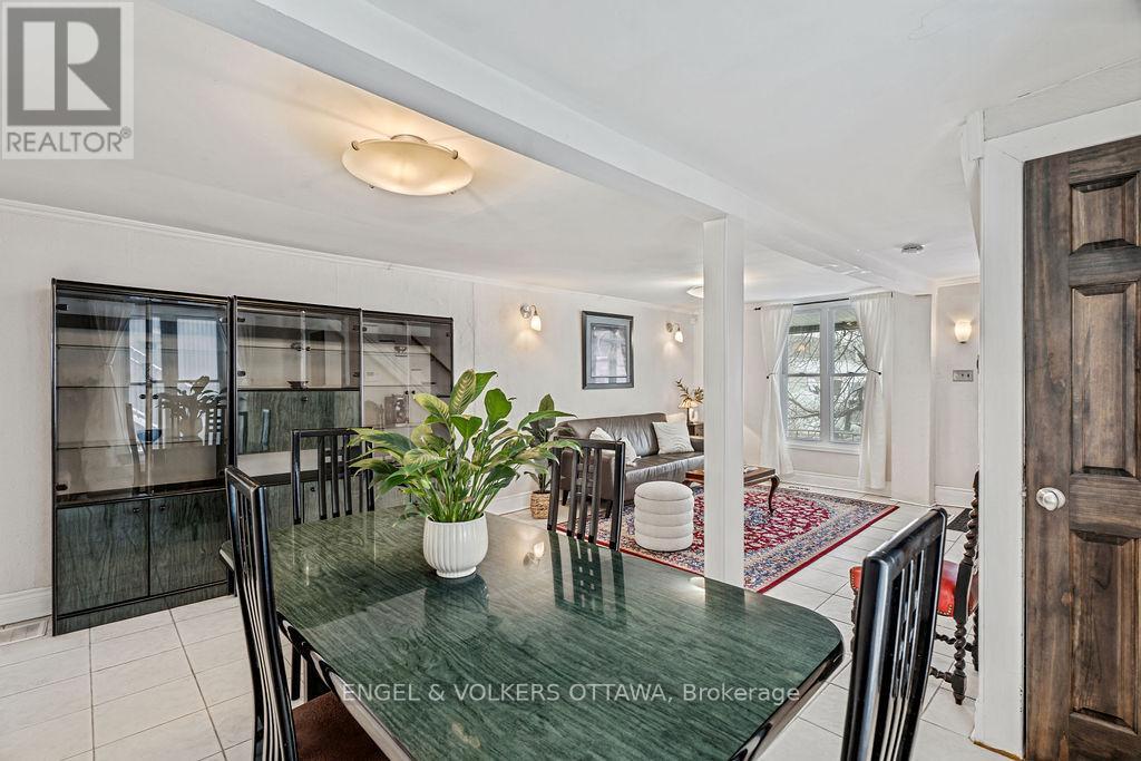 477 Booth Street, Ottawa, ON - Indoor Photo Showing Other Room