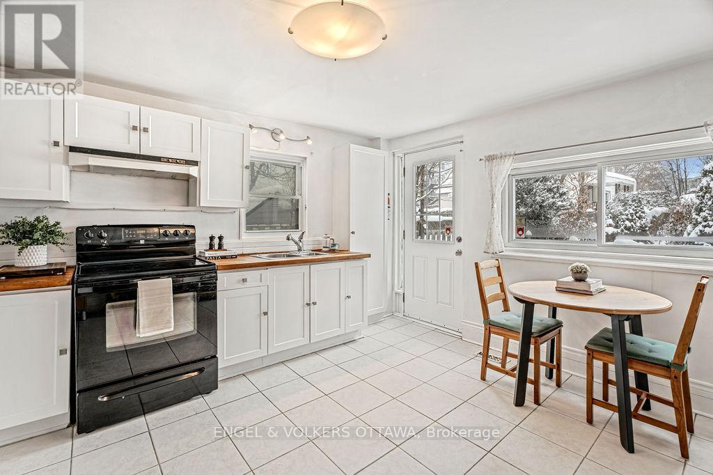 477 Booth Street, Ottawa, ON - Indoor