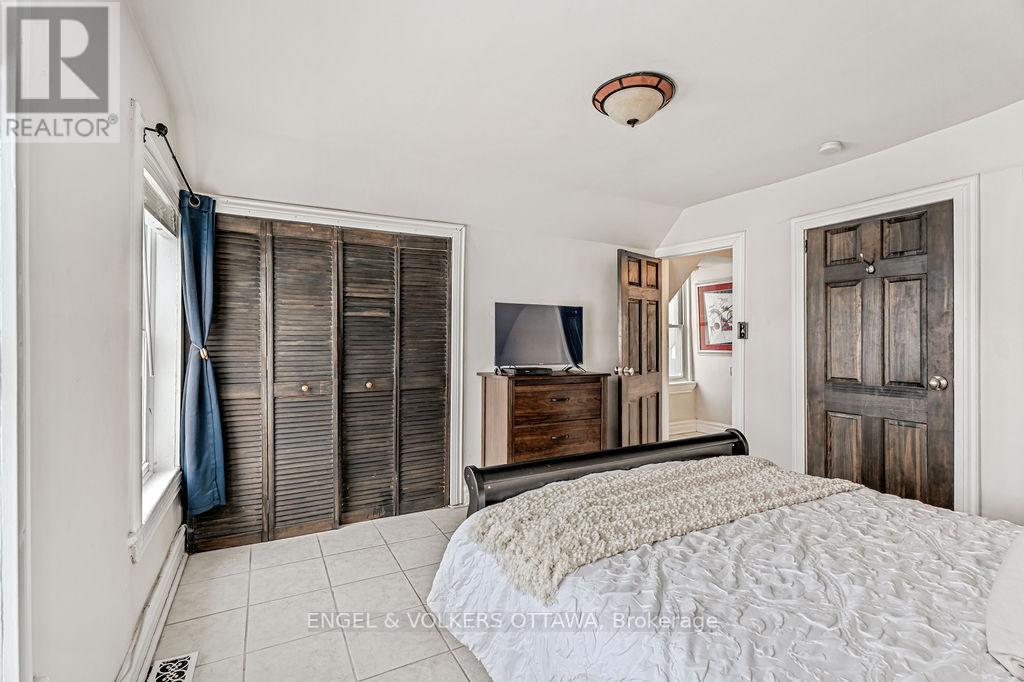 477 Booth Street, Ottawa, ON - Indoor Photo Showing Bedroom