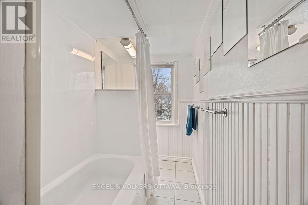 477 Booth Street, Ottawa, ON -