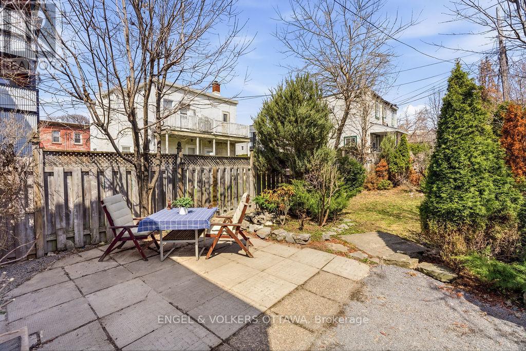 477 Booth Street, Ottawa, ON - Outdoor