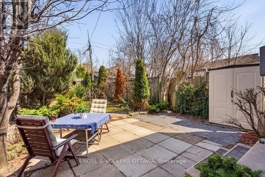 477 Booth Street, Ottawa, ON - Outdoor