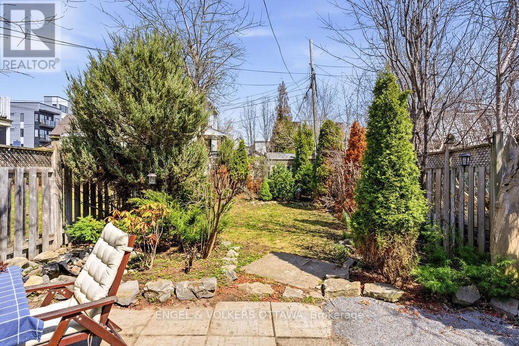 477 Booth Street, Ottawa, ON - Outdoor