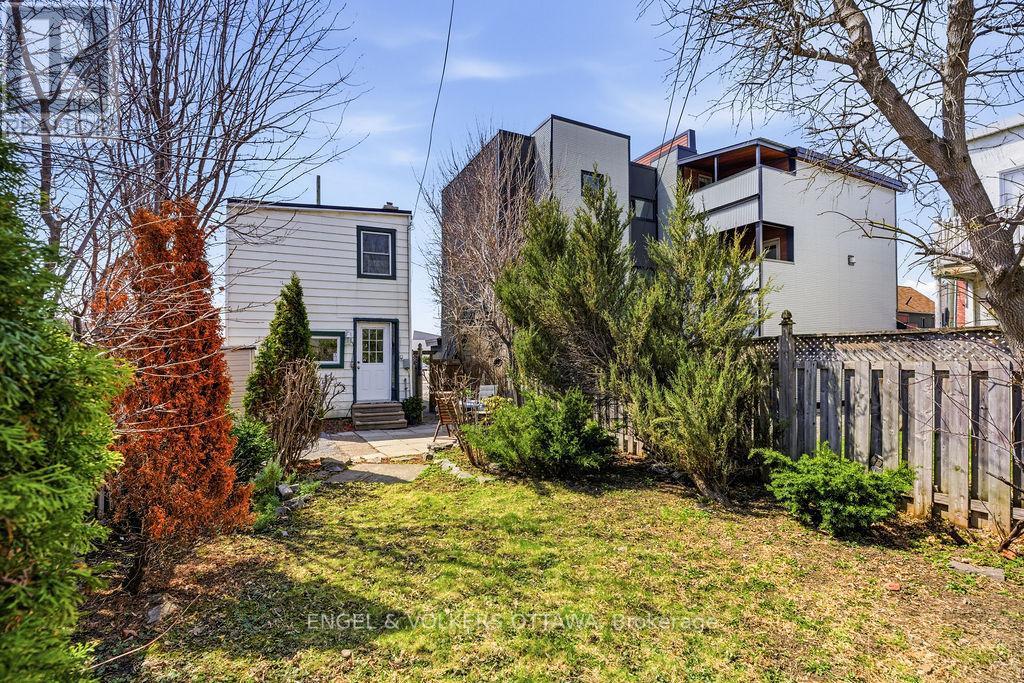 477 Booth Street, Ottawa, ON - Outdoor