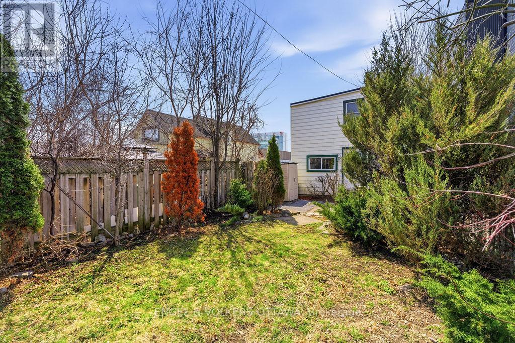 477 Booth Street, Ottawa, ON - Outdoor